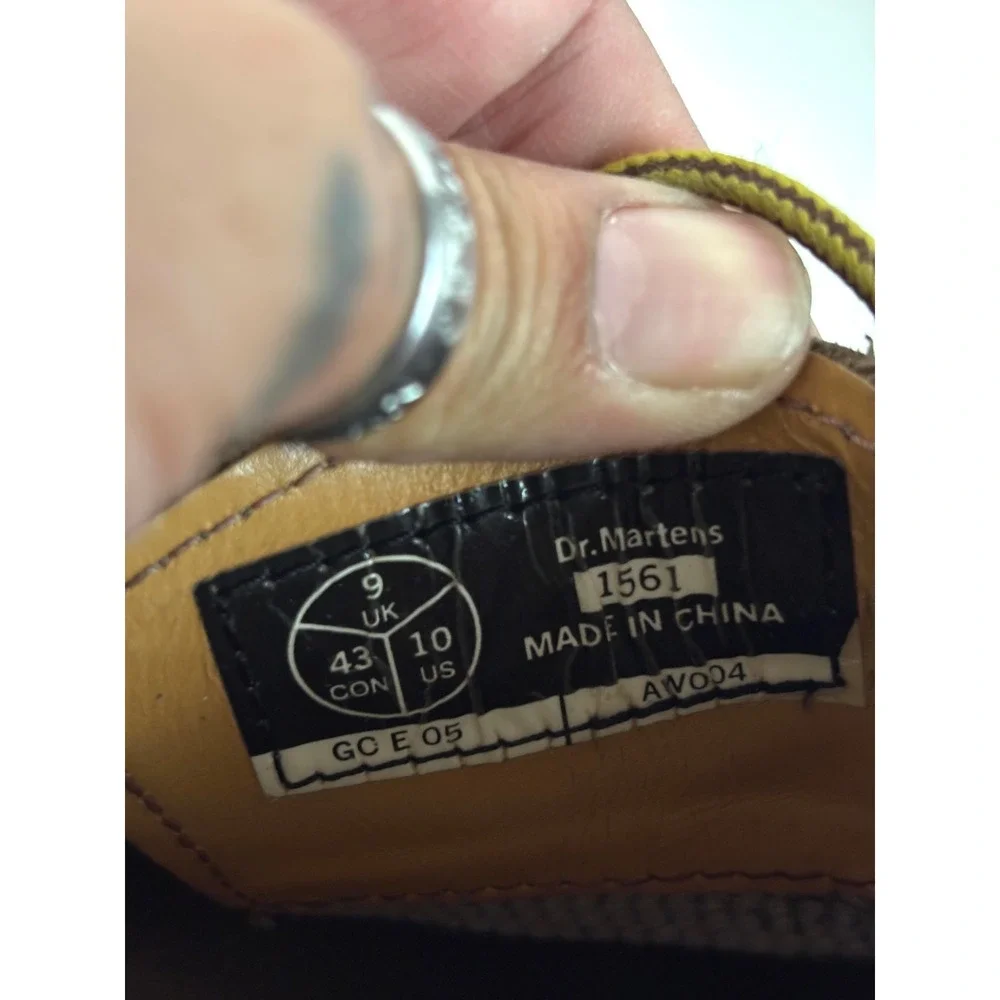 Dr. Martens stitching closure 10